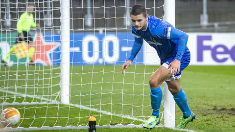 但他背后的 但他背后的