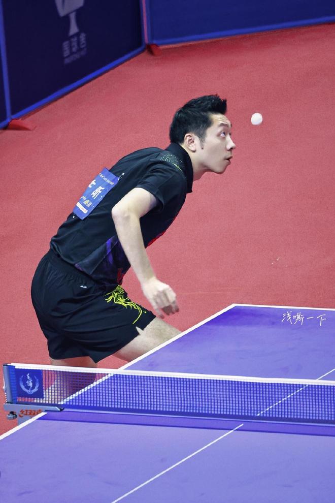 外脚背传球 外脚背传球