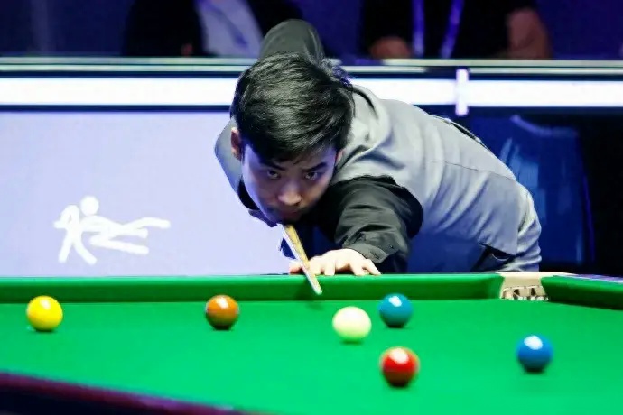 艾顿在内线 艾顿在内线